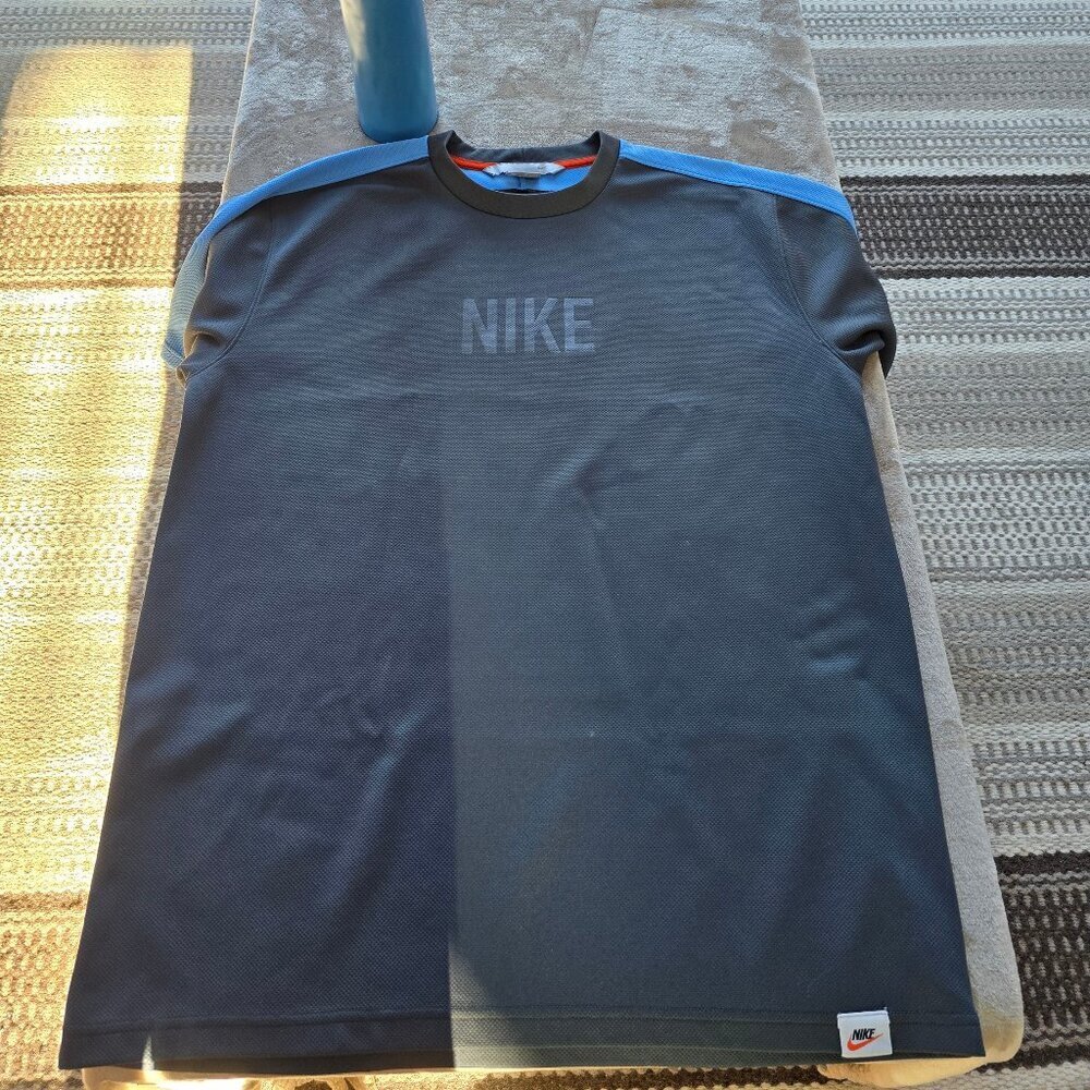 Classic Nike Gray blue large T shirt